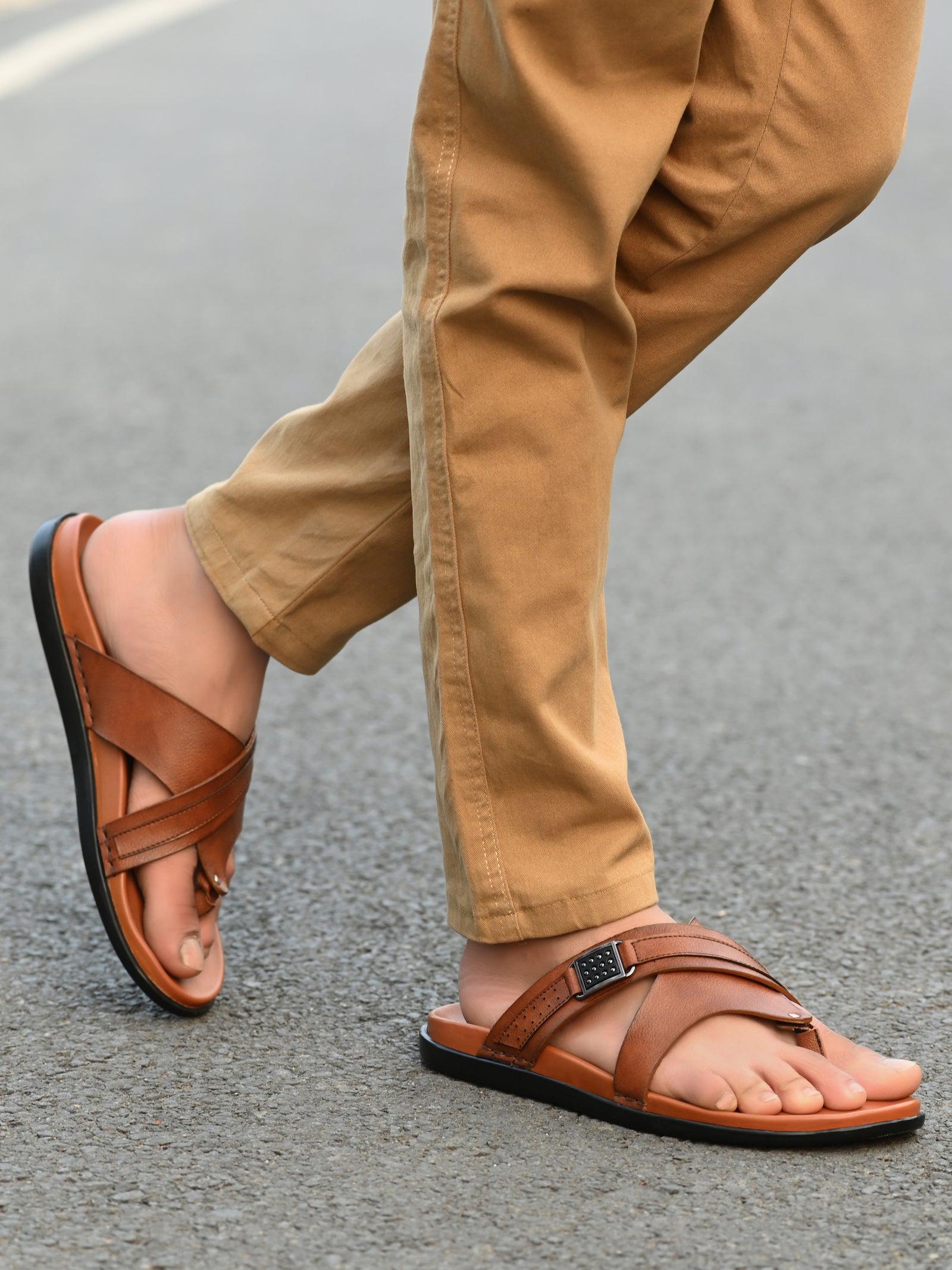 Men Tan Slipper (L-5)